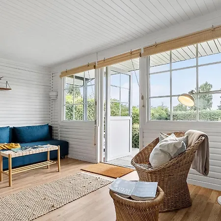Pet Friendly In With Wifi - F07406